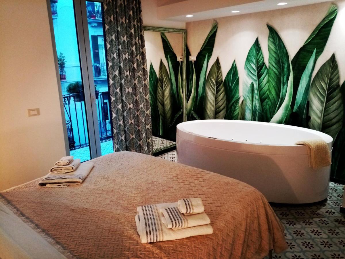 Sonnino Suite Jacuzzi Apartment Bari Eksteriør bilde