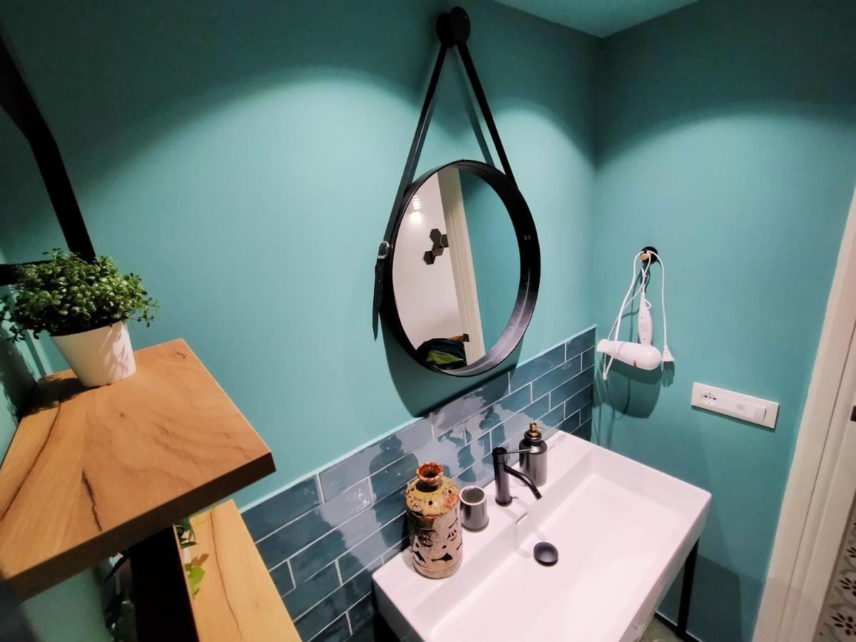 Sonnino Suite Jacuzzi Apartment Bari Eksteriør bilde