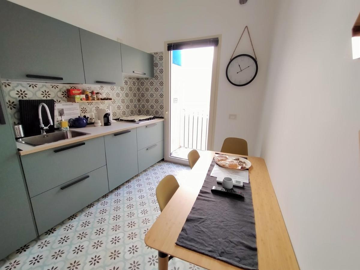 Sonnino Suite Jacuzzi Apartment Bari Eksteriør bilde